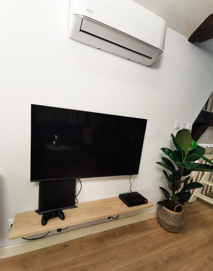 Apartamento Loft Atypique Au Calme Avec Cour Privative Bourges Exterior foto